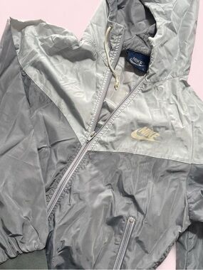Nike Silver Gray Hooded Windbreaker